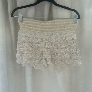 Canclay white lace ruffled mini shorts